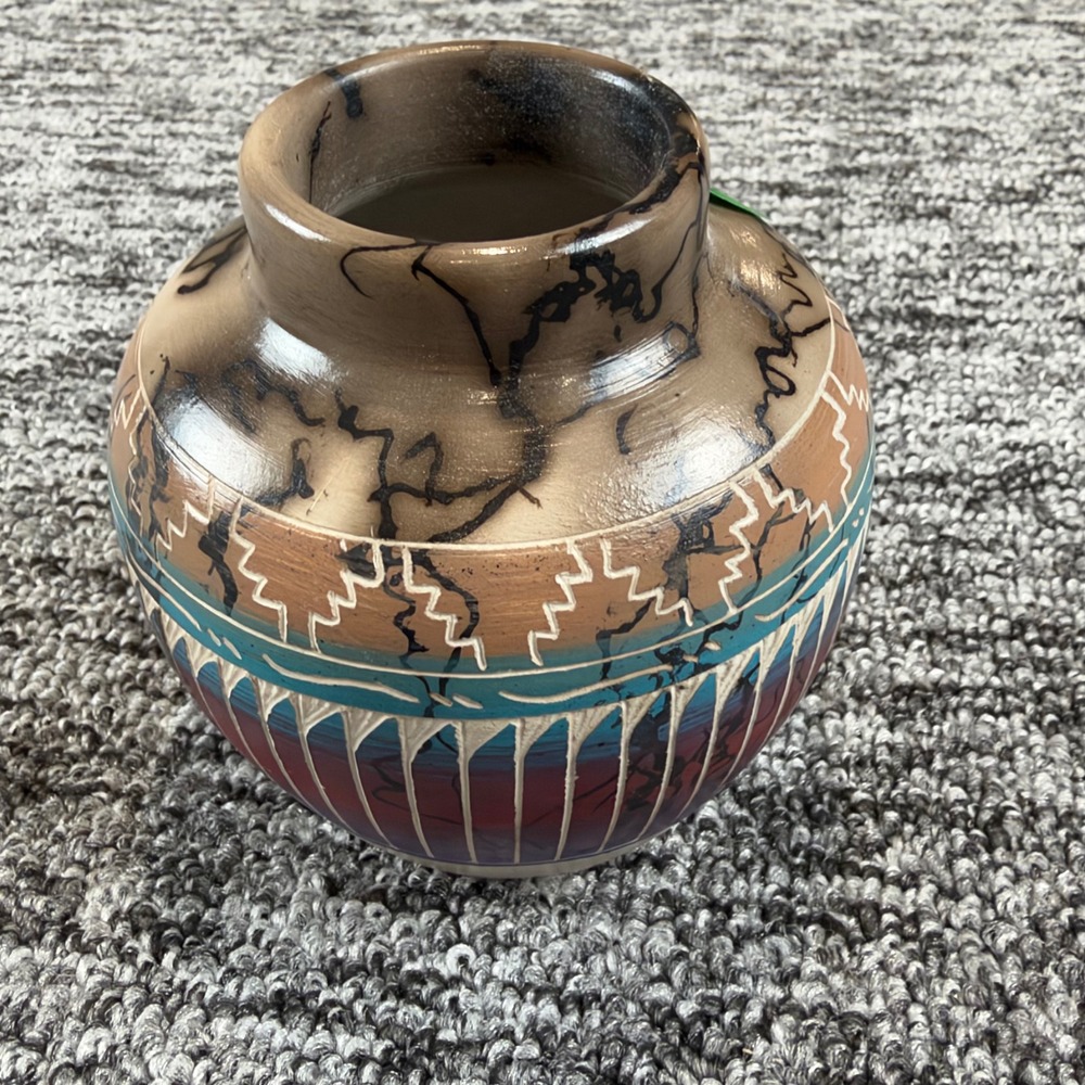Marilyn Kinlichee Navajo Horsehair Pottery Olla Vase Sunface Signed